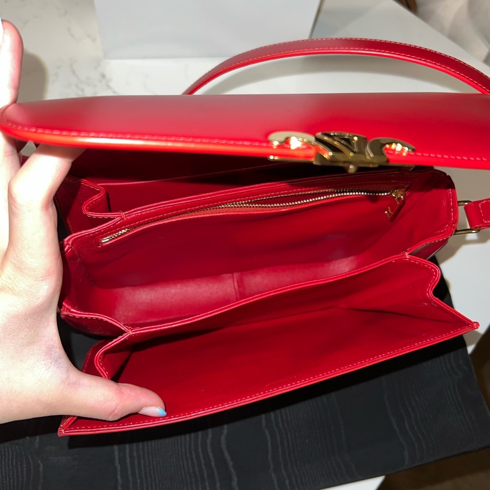 Celine LARGE TRIOMPHE BAG IN SHINY CALFSKIN
RED - Picture 9 of 12
